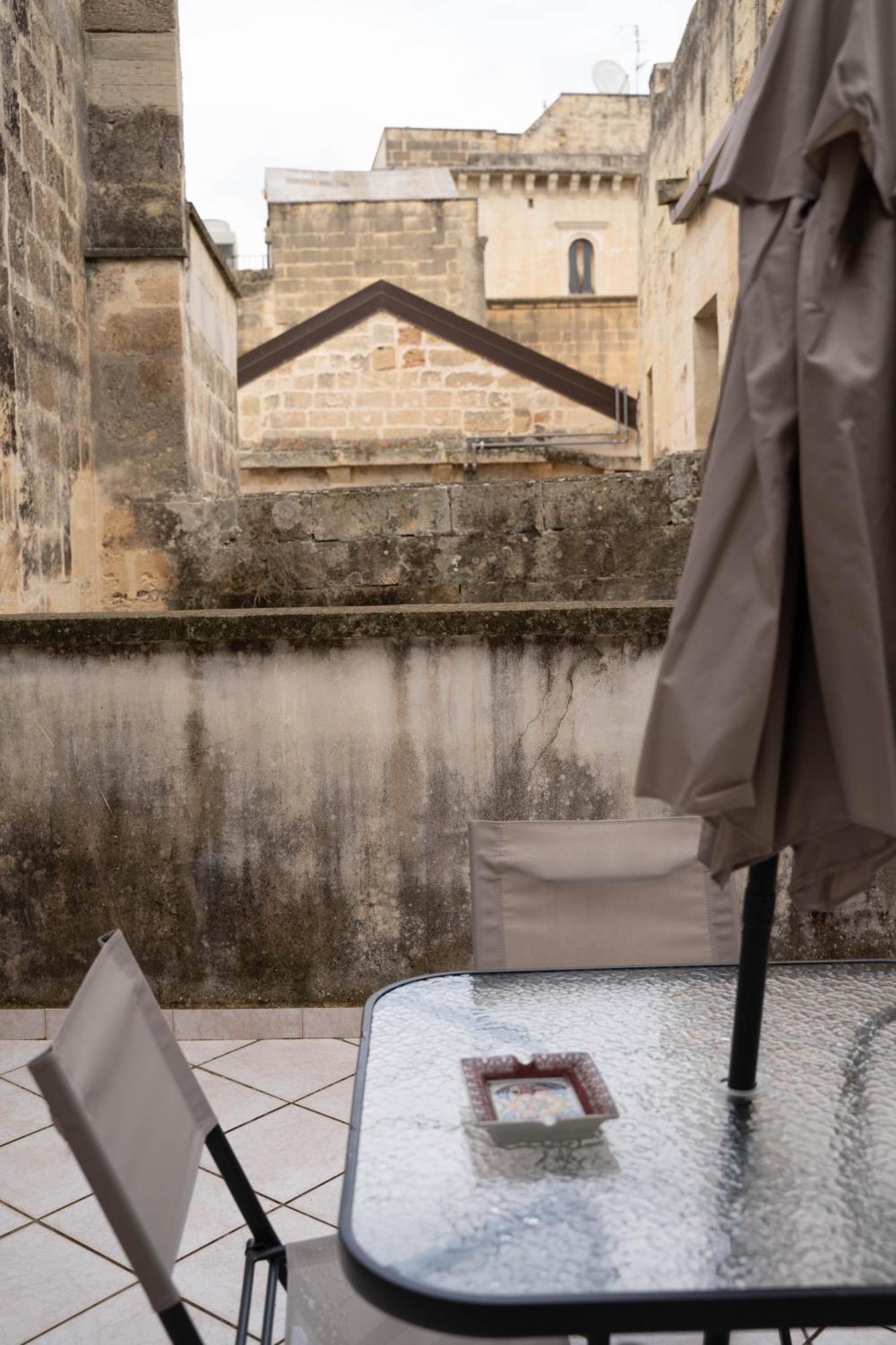 Victoria Apt - Historical Centre Lecce Extérieur photo